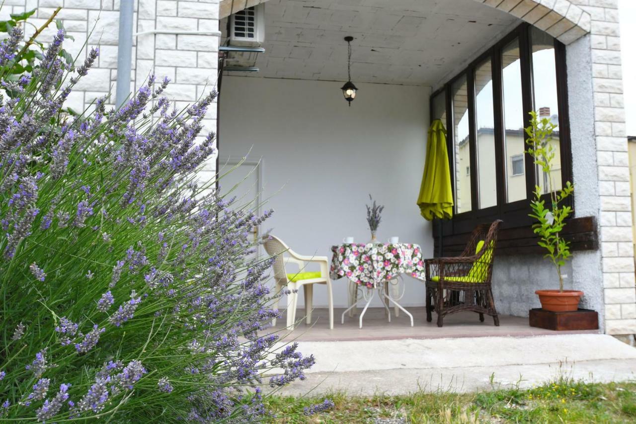 Studio Apartman Kris Marinici  Exterior foto